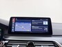 BMW 5-Serie 520d xDrive M Sport -HeadUp -LED Adaptief -Pano Dak -Live Cockpit Prof -Sportrem -Elektr Stoelen Memory -Verwarmd Stuur -WiFi