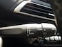 Peugeot 3008 1.2 PT 130pk S&S Allure TREKHAAK | Apple Carplay & Android Auto | NAVI | Achteruitrijcamera | KEYLESS | Cruise & Climate | Dodehoek | BT | LMV19
