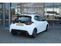 Toyota Yaris 1.5 Hybrid 115PK Dynamic Automaat | Apple Carplay / Android auto | Achteruitrij camera | 4,2” digitaal instrumentenpaneel ‘Binocular’ | Ramen, elektrisch bedienbaar voor en achter | Smart Entry met s