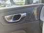 Volvo XC60 T8 455PK Plug-in hybrid AWD Plus Black Edition | Facelift | Trekhaak | Blis | Luchtvering | Pano | ACC | 360 Camera | HUD | H&K | Elektr. stoelen |