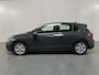 Volkswagen Golf 1.0 eTSI Life / AUTOMAAT/ CRUISE/ CLIMA/ STOELVERWARMING/ PARK. SENSOREN/ NAVI/ APP-CONNECT