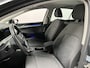 Volkswagen Golf 1.0 eTSI Life / AUTOMAAT/ CRUISE/ CLIMA/ STOELVERWARMING/ PARK. SENSOREN/ NAVI/ APP-CONNECT