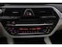 BMW 5-Serie Touring 530i High Executive (PANORAMADAK, SFEERVERLICHTING, ELEKTR STOELEN, STOEL/STUUR VERWARMING, CAMERA)