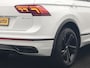 Volkswagen Tiguan 1.4 TSI eHybrid R-Line PHEV 245pk Dealer O.H | Adaptive Cruise | Head Up | Camera | IQ Light | Sportstoelen Verwarmd | Apple Carplay | Keyless | BLIS | Navigatie | Virtual | DAB | 19"L.M | Plug In Hybrid |