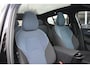 Volvo EX30 P5 Long Range Ultra Black Edition Europa 69 kWh | Panoramadak | Verwarmbare voorstoelen en stuurwiel | Premium audio by Harman Kardon | Rondomzicht camera | Apple Carplay/Android Auto | Adaptieve Cruise Control | Keyless Entry | Elektrisch Bedienbare Achterklep
