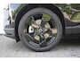 Volvo EX30 P5 Long Range Ultra Black Edition Europa 69 kWh | Panoramadak | Verwarmbare voorstoelen en stuurwiel | Premium audio by Harman Kardon | Rondomzicht camera | Apple Carplay/Android Auto | Adaptieve Cruise Control | Keyless Entry | Elektrisch Bedienbare Achterklep