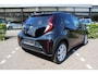 Toyota Aygo X 1.0 VVT-i MT first | Rijklaar | Stoelverw. | Clima | LED | Apple/Android | Privacy glass | LM-velgen | All-seasons