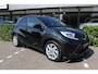 Toyota Aygo X 1.0 VVT-i MT first | Rijklaar | Stoelverw. | Clima | LED | Apple/Android | Privacy glass | LM-velgen | All-seasons