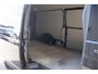 Volkswagen Transporter 2.0 TDI L2 EURO 6! 150PK, 2X SCHUIFDEUR, TREKHAAK, 20'' LMV, STOELVERWARMING, STANDKACHEL, CRUISE, AIRCO
