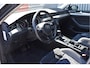 Volkswagen Passat Variant 1.8 TSI Highline DSG 180pk, Trekhaak, Adaptive cruise, Comfortstoelen, Massage, Carplay