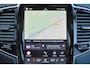 Volvo XC90 T8 Recharge AWD Ultimate Dark - Luchtvering - Panoramisch schuif-/kanteldak - Head up display - IntelliSafe Assist & Surround - Getint glas - verwarmbaar stuurwiel - 360º camera - Parkeersensoren voor & achter - Voorstoelen en buitenste zitplaatsen 2e zitrij verwarmbaar - Trekhaak - DAB - Keyless - Apple® CarPlay - Android Auto - 19' LMV