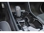 Volvo XC40 T5 Recharge R-Design Schuifdak - Verwarmbare voorstoelen - Verwarmbaar stuur - Intellisafe Assist - Intellisafe Surround - 360 Camera - Getint glas - Parkeersensoren v/a - Semi elektrisch wegklapbare trekhaak - Harman Kardon Audio - 19'' LMV