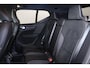 Volvo XC40 T5 Recharge R-Design Schuifdak - Verwarmbare voorstoelen - Verwarmbaar stuur - Intellisafe Assist - Intellisafe Surround - 360 Camera - Getint glas - Parkeersensoren v/a - Semi elektrisch wegklapbare trekhaak - Harman Kardon Audio - 19'' LMV