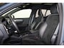 Volvo XC40 T5 Recharge R-Design Schuifdak - Verwarmbare voorstoelen - Verwarmbaar stuur - Intellisafe Assist - Intellisafe Surround - 360 Camera - Getint glas - Parkeersensoren v/a - Semi elektrisch wegklapbare trekhaak - Harman Kardon Audio - 19'' LMV