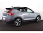 Volvo XC40 T5 Recharge R-Design Schuifdak - Verwarmbare voorstoelen - Verwarmbaar stuur - Intellisafe Assist - Intellisafe Surround - 360 Camera - Getint glas - Parkeersensoren v/a - Semi elektrisch wegklapbare trekhaak - Harman Kardon Audio - 19'' LMV