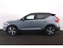 Volvo XC40 T5 Recharge R-Design Schuifdak - Verwarmbare voorstoelen - Verwarmbaar stuur - Intellisafe Assist - Intellisafe Surround - 360 Camera - Getint glas - Parkeersensoren v/a - Semi elektrisch wegklapbare trekhaak - Harman Kardon Audio - 19'' LMV