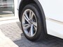 Volkswagen Tiguan 1.4 TSI 245 pk DSG eHybrid R-Line | Trekhaak | 360 Camera | LED Matrix | ACC | Stoel + Stuurverwarming | Oryx White | Side Assist | Elektrische Klep |