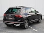 Volkswagen Tiguan 1.5 TSI Elegance 150pk DSG | Dealer onderhouden | Navigatie | Trekhaak | Camera | DCC | LED Matrix | Panoramadak | Cruise control | Elektrische achterklep |