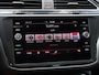 Volkswagen Tiguan 1.5 TSI Elegance 150pk DSG | Dealer onderhouden | Navigatie | Trekhaak | Camera | DCC | LED Matrix | Panoramadak | Cruise control | Elektrische achterklep |