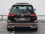 Volkswagen Tiguan 1.5 TSI Elegance 150pk DSG | Dealer onderhouden | Navigatie | Trekhaak | Camera | DCC | LED Matrix | Panoramadak | Cruise control | Elektrische achterklep |