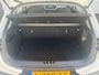 Kia Stonic 1.0 T-GDi MHEV DynamicLine 6-bak 112PK | Trekhaak | Luxe Stof | Glans Exterieur | Achteruitrijcamera + Sensor Achter | Airco | Adaptieve Cruise Control | Start/Stop | ESP | AEB | ASR | ABS | Rijstrook correctie | Bluetooth | LED | 15" LMV
