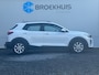 Kia Stonic 1.0 T-GDi MHEV DynamicLine 6-bak 112PK | Trekhaak | Luxe Stof | Glans Exterieur | Achteruitrijcamera + Sensor Achter | Airco | Adaptieve Cruise Control | Start/Stop | ESP | AEB | ASR | ABS | Rijstrook correctie | Bluetooth | LED | 15" LMV