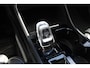 Volvo XC40 1.5 T4 Recharge R-Design Expression | Incl. 12 maanden garantie | Trekhaak | H&K audio | Schuif/kantel dak | Stoelverwarming | Stuurverwarming | Dodehoek detectie | Cruise control | Climate control | 21" velgen | Apple carplay/Android auto | Navigatie | Airco