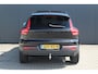 Volvo XC40 1.5 T4 Recharge R-Design Expression | Incl. 12 maanden garantie | Trekhaak | H&K audio | Schuif/kantel dak | Stoelverwarming | Stuurverwarming | Dodehoek detectie | Cruise control | Climate control | 21" velgen | Apple carplay/Android auto | Navigatie | Airco