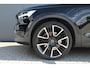 Volvo XC40 1.5 T4 Recharge R-Design Expression | Incl. 12 maanden garantie | Trekhaak | H&K audio | Schuif/kantel dak | Stoelverwarming | Stuurverwarming | Dodehoek detectie | Cruise control | Climate control | 21" velgen | Apple carplay/Android auto | Navigatie | Airco