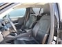 Volvo XC40 1.5 T4 Recharge R-Design Expression | Incl. 12 maanden garantie | Trekhaak | H&K audio | Schuif/kantel dak | Stoelverwarming | Stuurverwarming | Dodehoek detectie | Cruise control | Climate control | 21" velgen | Apple carplay/Android auto | Navigatie | Airco