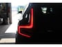 Volvo XC40 1.5 T4 Recharge R-Design Expression | Incl. 12 maanden garantie | Trekhaak | H&K audio | Schuif/kantel dak | Stoelverwarming | Stuurverwarming | Dodehoek detectie | Cruise control | Climate control | 21" velgen | Apple carplay/Android auto | Navigatie | Airco