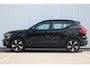 Volvo EX40 Single Motor Extended Range Plus 82 kWh | Verwarmbare voorstoelen en stuurwiel | Trekhaak | Premium audio by Harman Kardon | Adaptieve cruise control | Apple carplay/Android auto