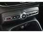 Volvo EX40 Single Motor Extended Range Plus 82 kWh | Verwarmbare voorstoelen en stuurwiel | Trekhaak | Premium audio by Harman Kardon | Adaptieve cruise control | Apple carplay/Android auto
