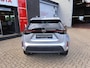 Toyota Yaris Cross 1.5 Hybrid 115 First Edition APPLE/ANDROID STOEL/STUURVERWARMING NAVI AD-CRUISE PRIVACY-GLASS 17"LM-VELGEN