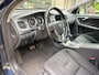 Volvo V60 1.6 T4 Momentum Navigatie full map/Cruisecontr./Elektr. climate contr./Verst.b. lederen multifunct. stuur/Hoogte verstb. stoelen/Parkeersens. V+A/Led dagr. verl./Mult media syst./Boordcomp.-Anti Whiplash hoo