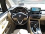 BMW 2-Serie Active Tourer 225i xDrive High Executive | Clima-Airco | Navigatie | Parkeercamera | Incl. BOVAG Garantie | Headsup Display | Keyless Entry |