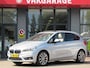 BMW 2-Serie Active Tourer 225i xDrive High Executive | Clima-Airco | Navigatie | Parkeercamera | Incl. BOVAG Garantie | Headsup Display | Keyless Entry |