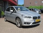 BMW 2-Serie Active Tourer 225i xDrive High Executive | Clima-Airco | Navigatie | Parkeercamera | Incl. BOVAG Garantie | Headsup Display | Keyless Entry |
