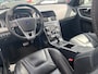 Volvo XC60 2.4 D5 R-Design | Trekhaak | Lederen Bekleding | Stoelverwarming | Bi-Xenon Adaptief | Elektrisch Verstelbare Stoel | Parkeersensoren | Navigatie | High Performance Audio