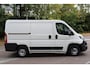 Peugeot Boxer 330 2.2 HDI L1H1 Première 2015 | Airco | Trekhaak | Cruise Control | Stuurwiel Bediening | Achteruitrij Camera | Parkeersensoren | Navigatie | Nationale Autopas