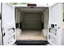 Peugeot Boxer 330 2.2 HDI L1H1 Première 2015 | Airco | Trekhaak | Cruise Control | Stuurwiel Bediening | Achteruitrij Camera | Parkeersensoren | Navigatie | Nationale Autopas