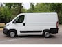 Peugeot Boxer 330 2.2 HDI L1H1 Première 2015 | Airco | Trekhaak | Cruise Control | Stuurwiel Bediening | Achteruitrij Camera | Parkeersensoren | Navigatie | Nationale Autopas