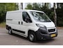 Peugeot Boxer 330 2.2 HDI L1H1 Première 2015 | Airco | Trekhaak | Cruise Control | Stuurwiel Bediening | Achteruitrij Camera | Parkeersensoren | Navigatie | Nationale Autopas