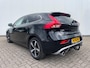 Volvo V40 1.5 T3 Polar+ Sport | Trekhaak | Panoramadak | Harman Kardon Audio | Achteruitrijcamera | Parkeersensoren | Parkeerassistent | Keyless Entry | Alarm | Stoelverwarming | LED Koplampen | Navigatie