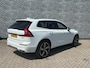 Volvo XC60 2.0 T5 R-Design | Panoramadak | 360 Graden Camera | Parkeersensoren | Head-up Display | Keyless Entry | Elektrische Achterklep | Elektrisch Verstelbare Stoel | Cruise Control Adaptief | BLIS | Navigatie | Apple Carplay | Android Auto