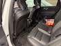 Volvo XC60 2.0 B4 R-Design | Panoramadak | Harman Kardon Audio | Achteruitrijcamera | Parkeersensoren | Keyless Entry | Elektrische Achterklep | Elektrisch Verstelbare Voorstoelen | Parkeerverwarming | Navigatie | Apple Carplay | Android Auto