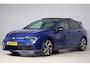 Volkswagen Golf 1.5 eTSI R-Line | panoramadak | camera | adap. cruise | dodehoek detectie | camera | keyless | sfeerverlichting