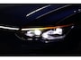 Volkswagen Golf 1.5 eTSI R-Line | panoramadak | camera | adap. cruise | dodehoek detectie | camera | keyless | sfeerverlichting