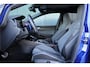 Volkswagen Golf 1.5 eTSI R-Line | panoramadak | camera | adap. cruise | dodehoek detectie | camera | keyless | sfeerverlichting