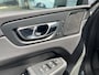Volvo XC60 2.0 T5 Inscription | Trekhaak | Harman Kardon Audio | DAB | Achteruitrijcamera | Parkeersensoren | Keyless Entry | Elektrische Achterklep | Elektrisch Verstelbare Voorstoelen | Stoelverwarming | Sportstoelen | Navigatie | Apple Carplay | Android Auto